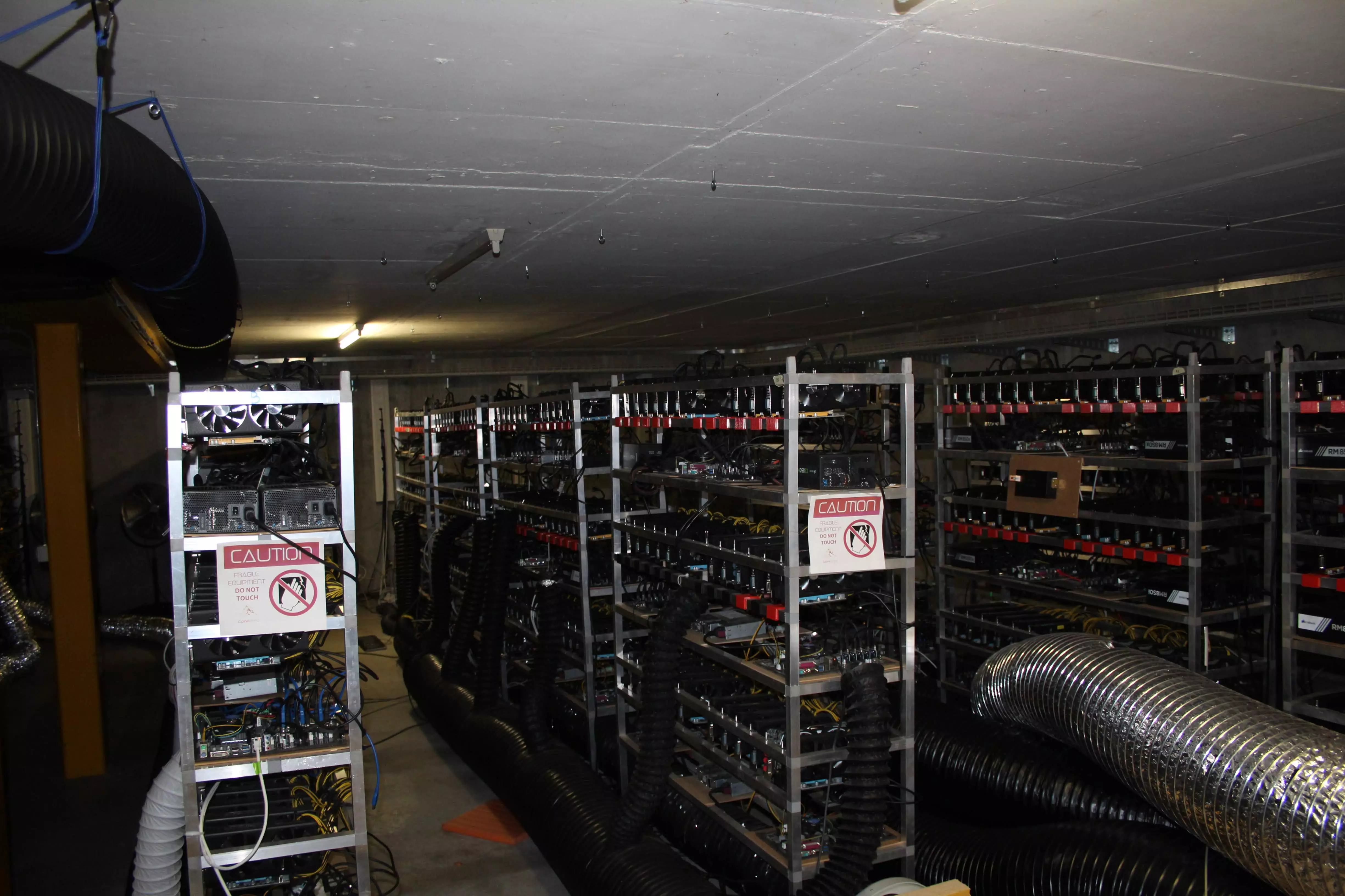 Photo alpine mining in Gondo Zwischbergen Simplon Valais wallis